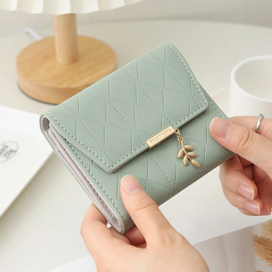 A Màu xanh lá Ngắn Ví 2024 Mùa Xuân Mới Người Nhật Bản Và Đơn giản Nhiều thẻ Quý cô Giữ Cái túi Học sinh Xấp ba Cái túi Cao cấp Cửa hàng chất liệu da PU Học sinh Huy hiệu tiền xu) Ví - màu xanh lá - Xem 1