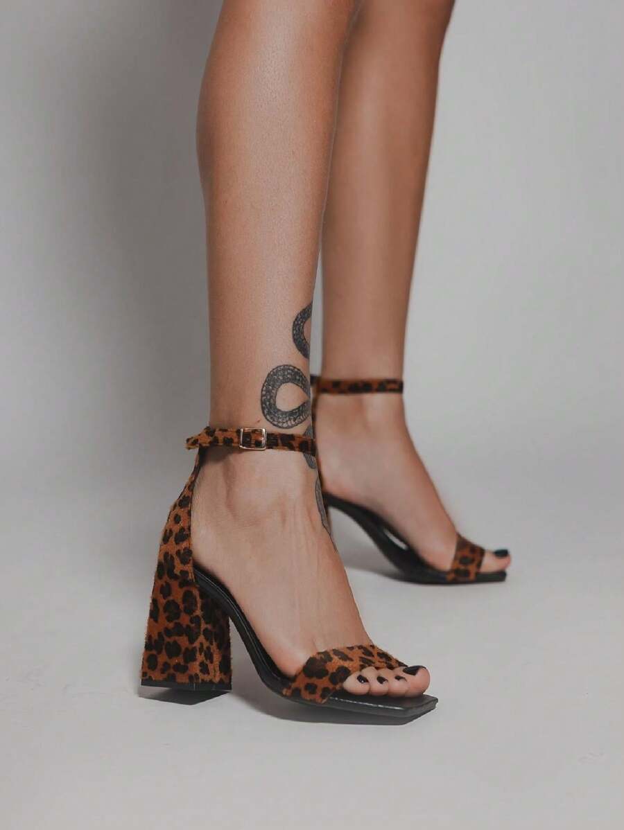 Women Heeled Sandals - 黑色 - 查看 1