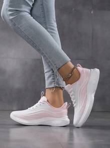Nuevas zapatillas deportivas blancas versátiles, ligeras y transpirables de malla para mujer, zapatos deportivos para mujer, zapatos de running de moda para mujer, zapatos para trotar de estudiante, zapatos cómodos para viajes de mujer, zapatos blancos con cordones sencillos, zapatos blandos de entrenamiento para mujer, zapatos de running de carretera para mujer, zapatos de fitness para mujer