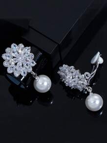 SEQUITO 一对耀眼的方晶锆石花朵吊坠搭配高品质白色仿珍珠无穿孔夹式耳环，适合女士，无穿孔耳孔，婚礼派对珠宝，情人节、妈妈、母亲、母亲节、礼物