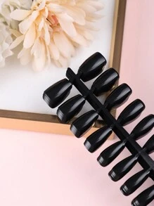 300pcs Short Coffin Shape Plain False Nail Tips, Including 10pcs Natural Color Nail Tips + 290pcs Black Diy Nail Tips Press On Nails Nail Supplies