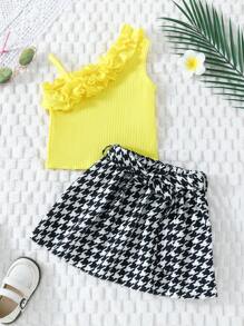 年輕女孩不對稱領口上衣,配饗紋擺飾和八字格花紋裙子套裝 - 黃色 - 查看 1