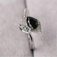 Nuevo accesorio de joyería estilo coreano y japonés, anillo de compromiso elegante y sencillo para dama con hoja con incrustaciones de piedras de color verde y negro como regalo para Año Nuevo, San Valentín, Día de la Madre y Día del Padre