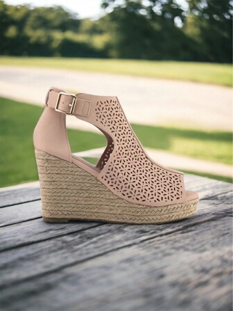 Sandalias de cuña con tacón corrido alto con diseño de flores en tipo piel para mujer. Zapatillas abierta con tacón corrido para uso diario en verano o primavera. Sandalias de cuña con diseño moderno y versátil para toda ocasión.