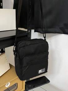 男士帆布撞色迷你斜挎包，带吊坠，可作单肩包使用，可装手机、护照、信用卡等，是旅行、上学、音乐会、节日、体育赛事等场合的理想之选。大容量多功能斜挎包，适合大学生，是度假旅行的必备单品，也可用作男士露营斜挎包、返校包、春假包、斜挎包、文具钱包、单肩包、侧挎包、迷你包、手机包、帆布手提袋、相机包等。