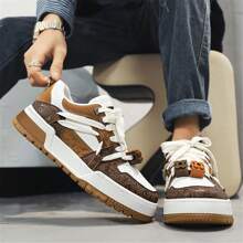 Zapatillas deportivas de estilo campus de moda y poco populares para hombres, de primavera y otoño 2024, con estilo juvenil y que aumentan la altura, a juego con todo - Caqui - Ver 2