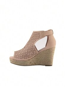 Sandalias de cuña con tacón corrido alto con diseño de flores en tipo piel para mujer. Zapatillas abierta con tacón corrido para uso diario en verano o primavera. Sandalias de cuña con diseño moderno y versátil para toda ocasión. - Beis - Ver 2