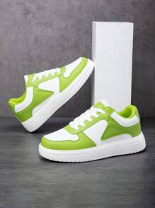 Zapatillas de skate casuales con suela gruesa y puntera redonda con cordones, color verde manzana clásico. Calzado ligero, transpirable y de moda para estudiantes, adecuado para uso diario, campus, citas, fiestas y regalos festivos