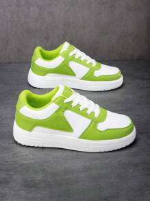 Zapatillas de skate casuales con suela gruesa y puntera redonda con cordones, color verde manzana clásico. Calzado ligero, transpirable y de moda para estudiantes, adecuado para uso diario, campus, citas, fiestas y regalos festivos