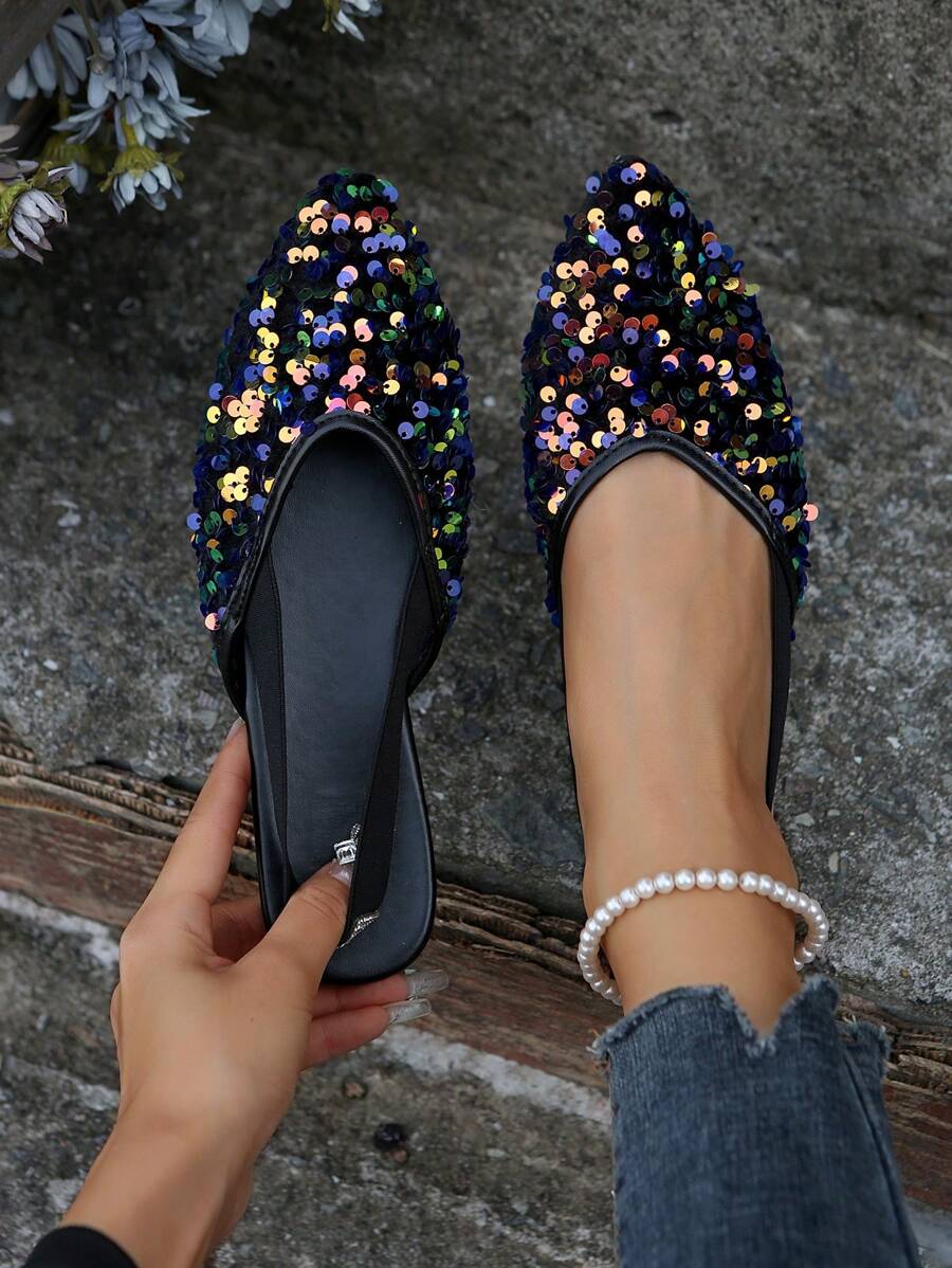 Women's Fashionable Flat Closed-Toe Sandals - Multicolor - View 1