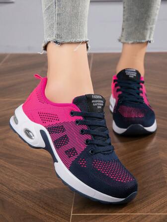 2024年春夏季深藍色和粉色透氣網眼運動鞋女鞋,配有氣墊和減震設計,適合跳繩、訓練和跑步。1對