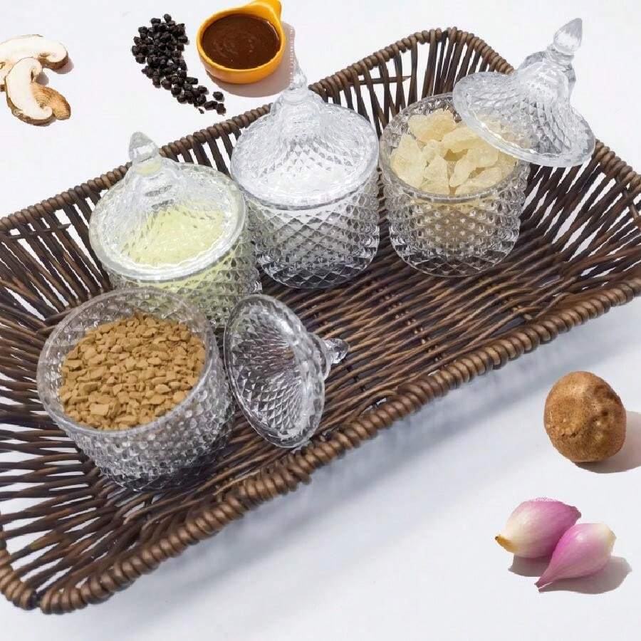 Luxury Style Glass Spice Jar Set With Glass Pepper Powder Bottle For Kitchen Storage - White - View 1