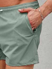 1 件男友风格男士休闲运动速干 3/4 跑步短裤（绿色）