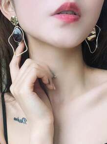 1pair Stylish Asymmetrical Geometric Design Dangle Earrings With Resin Drop And Splice Colors, Four Seasons New Fashion Jewelry