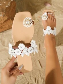 Women Flat Square Toe White Lace Sandals - White - View 2