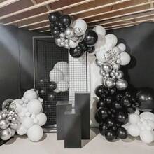 110 palloncini di lattice nei colori nero, argento e bianco, adatti per decorazioni per feste di compleanno, con un rotolo di strisce per arco di palloncini, un rotolo di adesivi per palloncini e un rotolo di nastro, per il primo giorno di scuola e la Festa di San Valentino