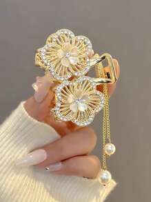 Presilha de cabelo feminina pequena com detalhe de flor metálica e strass, ideal para uso diário. Presilha elegante para cabelo, grampo de cabelo, acessório de cabelo para outono e inverno, perfeita para looks de férias e verão. - Branco - Ver 12