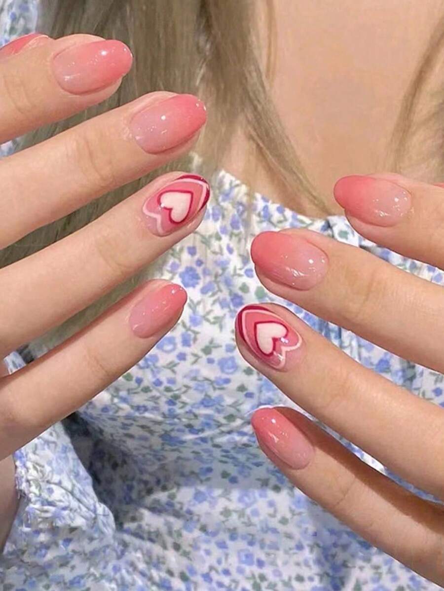 24入組短款方形粉紅漸層心形圖案假甲全覆蓋套裝，1入組指甲檔和1入組指甲黏劑貼紙套裝，適用於女孩母親女性禮物及美甲用品和批發，美白美甲套裝附可拆卸假甲，適用於節日、聚會、約會和日常穿著。 假指甲貼片 - 粉色 - 查看 1