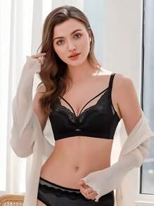Bra With Straps On The Shoulders And Chest For Women