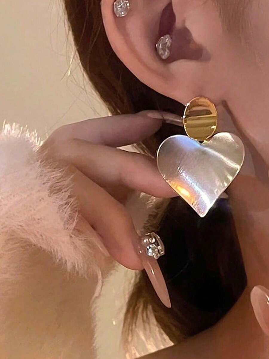 1對女士金屬心形極簡風格耳環,時尚大膽,適用於派對,情人節禮物,友人禮物,日常服飾搭配 - 愛心撞色耳環 - 查看 1