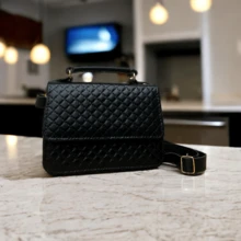 Matelassé Side Bag With Adjustable Strap - 黑色 - 查看 2