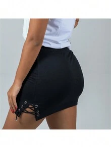 saia curta detalher ilhoes tecido confort caimento bonito