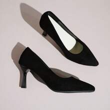 女士泵鞋-2024年春季新品,採用柔軟皮革製作,透氣且專業設計,指尖和細高跟的樣式集於一體並附有船鞋,時尚百搭 - 黑色 - 查看 4