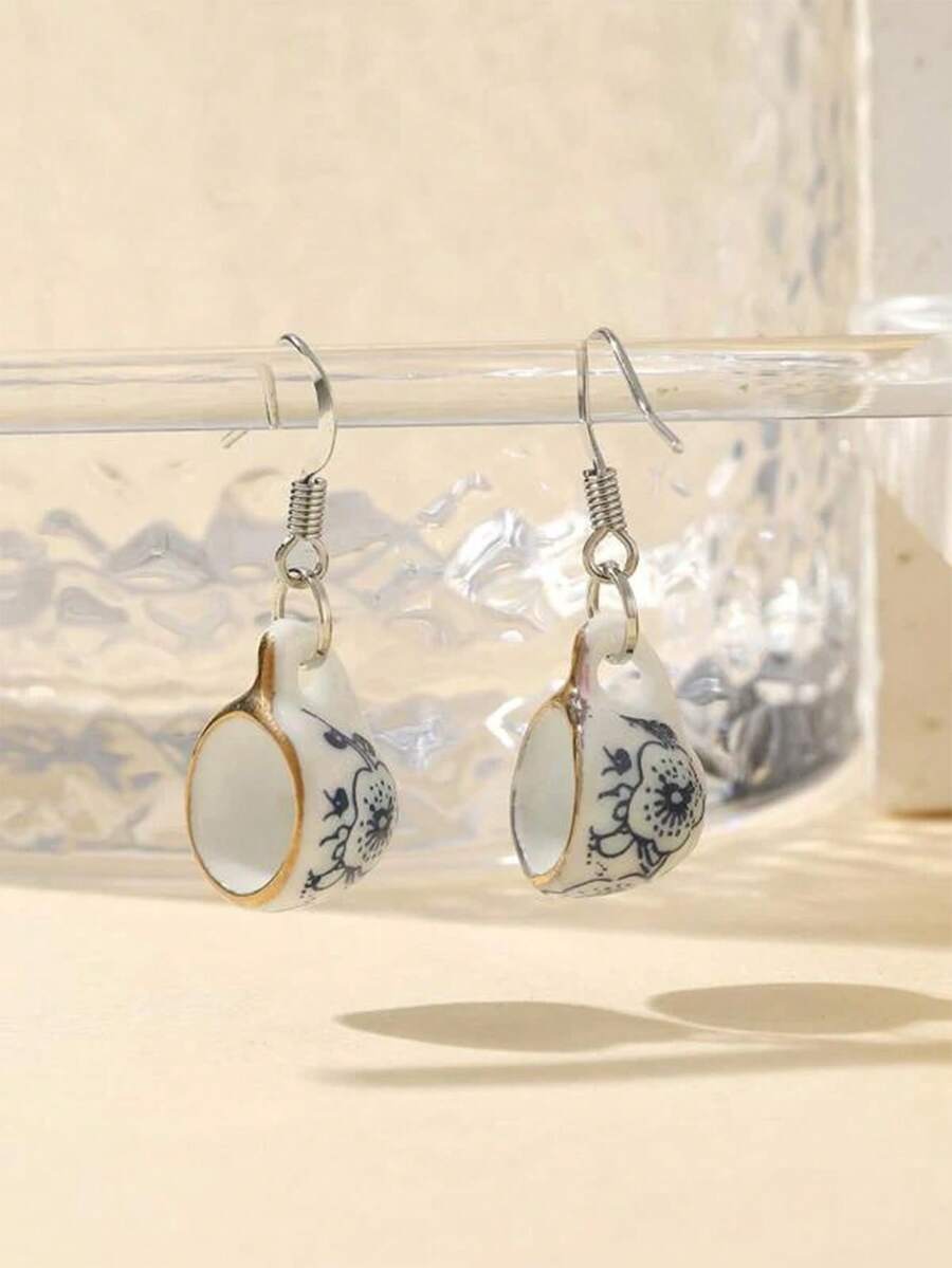 1 Pair Of Girl Gifts, Friend Gifts, Best Friend Gifts, Retro Chinese Style Ceramic Blue And White Porcelain Tea Cups, Ear Hooks, Earrings, Creative Personalized, Hand-Painted Earrings - Multicolor - View 1