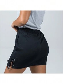 saia curta detalher ilhoes tecido confort caimento bonito