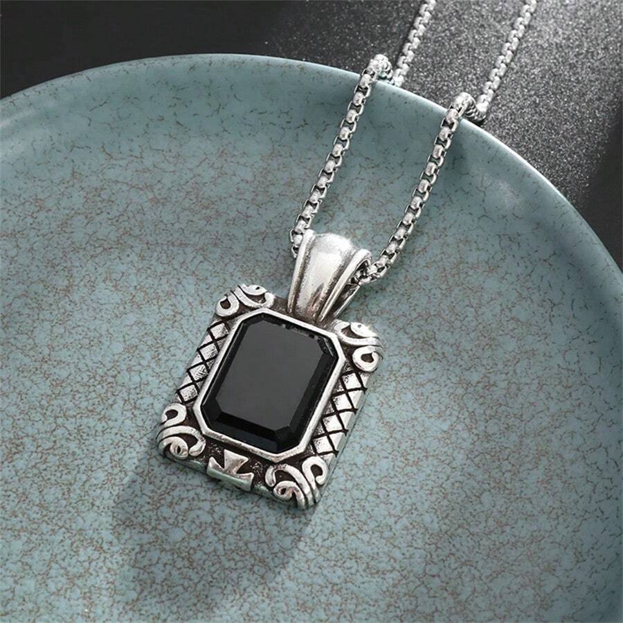 SeuSuk 1pc Minimalist Casual Square Geometric Pendant Necklace, Classic Retro Fashion Necklace For Men, Suitable For Daily Wear, Party, Gift - Silver - View 1