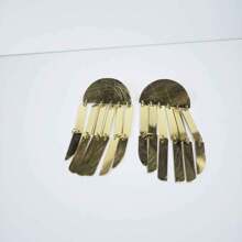 1pair Vintage Fashion Titanium Steel Gold-Color Flower Shaped Stud Earrings That Perfectly Embodies Ladies' Casual Style, Ideal For Daily Wear, Festivals And Artistic Occasions - Yellow Gold - View 6