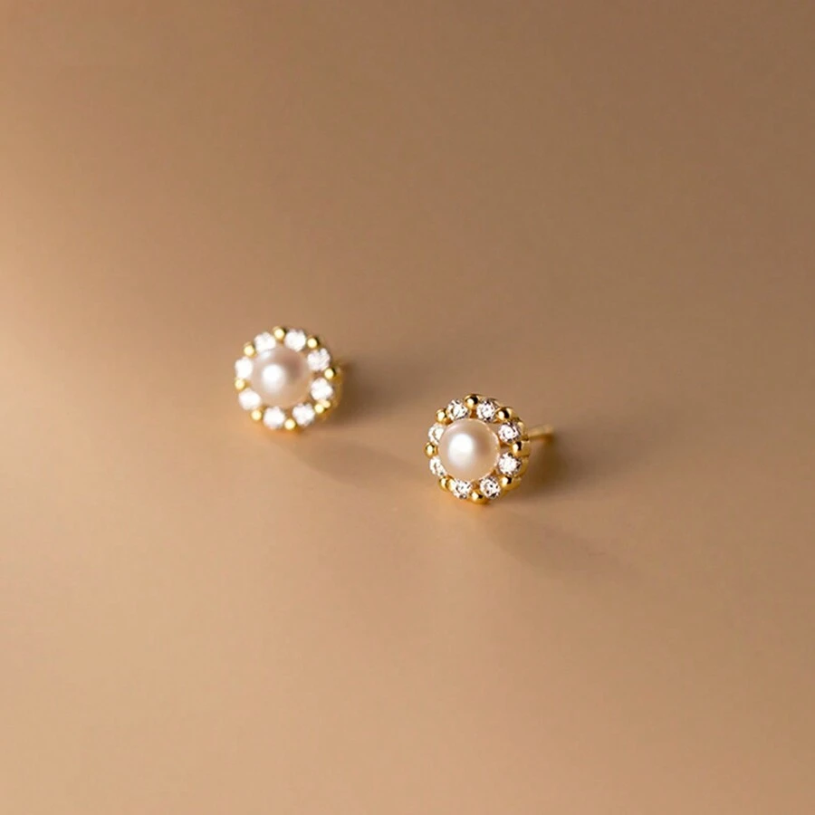 1對法式風格奢華而簡單的不鏽鋼圓形耳釘,帶有微小的人造珍珠 - 金黃色 - 查看 1