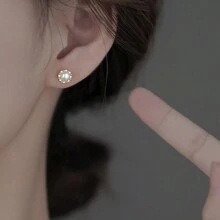 1對法式風格奢華而簡單的不鏽鋼圓形耳釘,帶有微小的人造珍珠 - 金黃色 - 查看 2