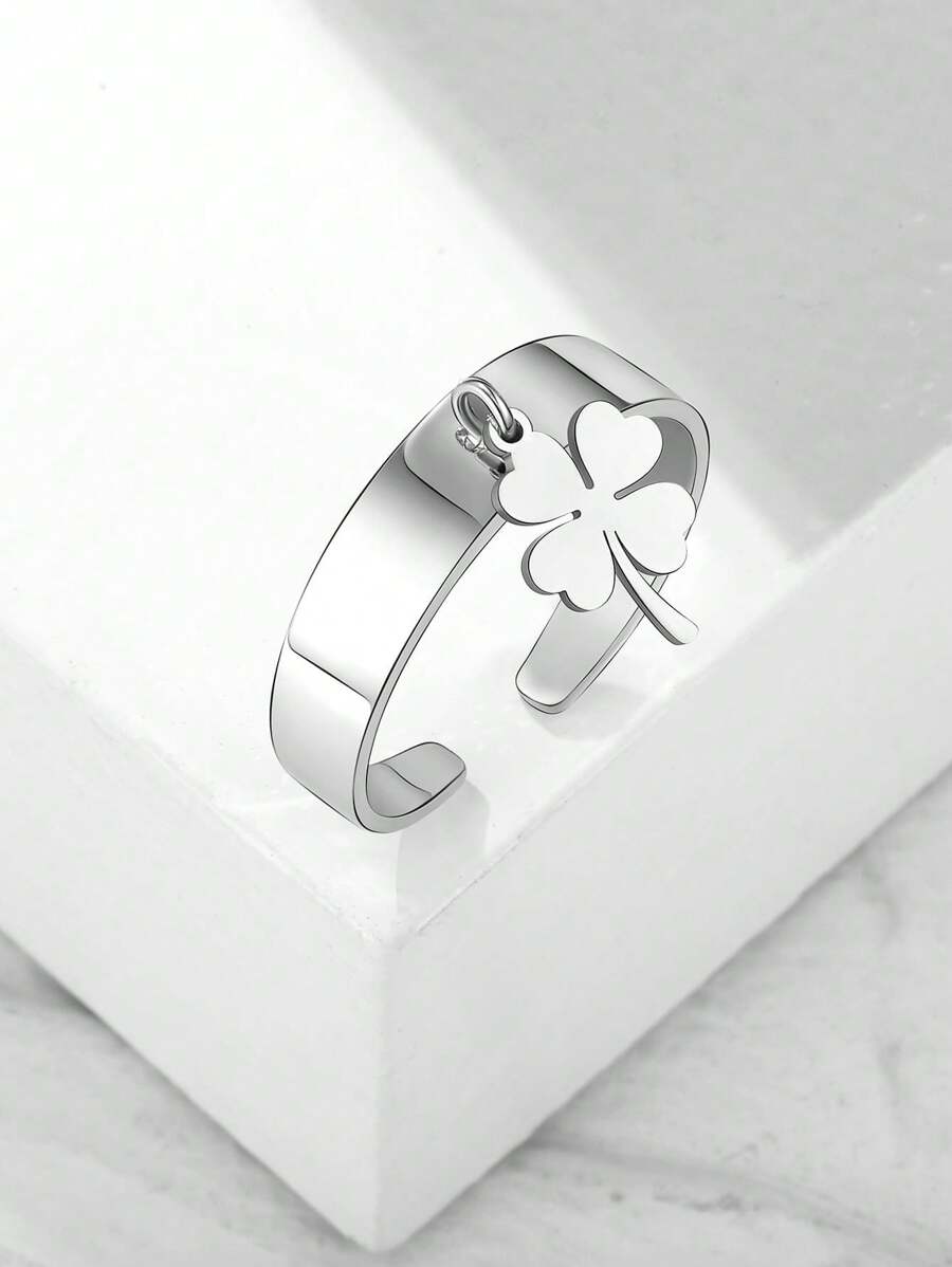 1 件时尚不锈钢 26 字母三叶草吊坠戒指，随机发货，女士礼物 - 銀色 - 查看 1