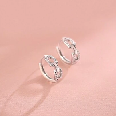 1 对时尚简约镂空方形水钻耳环，适合情人节和日常佩戴