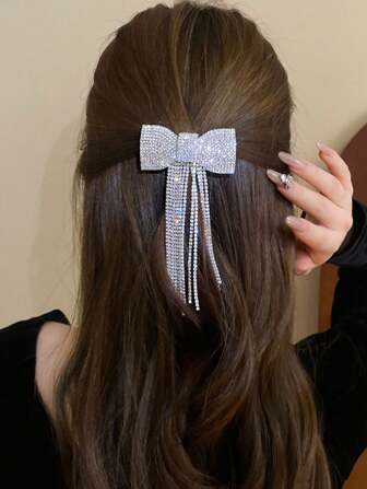 1入組閃亮鑽石蝴蝶結造型流蘇髮夾，精緻而甜美的皇室風格