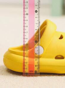 1 Pair Summer Casual Plain Perforated Slip-On Shoes, Non-Slip Indoor Slippers, Soft Sole Open Toe Outdoor Sandals Suitable For Men, Women And Children, Beach