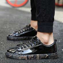 男女款休閒時尚低幫系帶平底鞋,具光澤貝殼頭設計,防滑透氣 - 黑色 - 查看 2