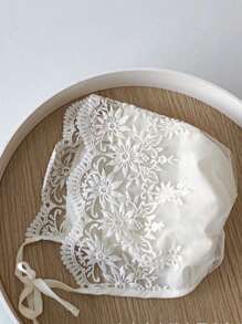1pc Newborn/Infant White Lace Detailed Spring/Summer Baby Bonnet