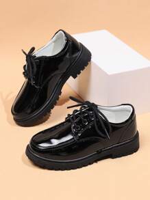 男孩的新時尚英式潮流滑入式專利皮革防滑平底鞋,帶扣,適合所有季節 - 黑色 - 查看 4