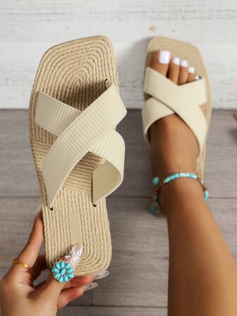 Zapatillas planas cómodas de tela de moda simple para mujer, sandalias de tiras cruzadas beige con punta cuadrada, adecuadas para vacaciones y fiestas en la playa