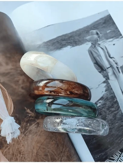 1개 유럽과 미국의 유행, 섹시하고 멋진 예술적 우아한 아크릴 팔찌, 빈티지 아세테이트 앰버 패턴, 보헤미안 스타일, 1.3cm 폭, 다채로운 3D 기하학적 비치 스타일 팔찌, 일상, 캐주얼, 여행, 데이트, 휴일 착용용 (자연 팔찌. 색상 깊이 및 패턴은 무작위로 변화합니다)