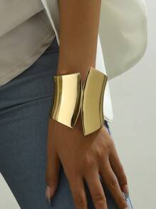 1pc Exaggerated Simple Fashion Glossy Metallic Open Cuff Bracelet For Women, Retro & Elegant Design For Photography, Party, Dating, Etc. - Gold - View 2