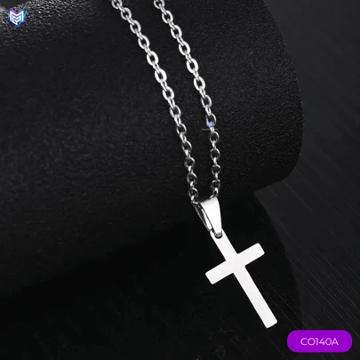1pza Collar con dije de cruz lisa elaborada en acero inoxidable