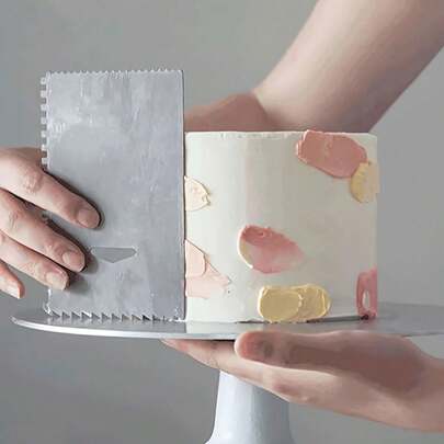 1把不銹鋼奶油刮刀奶油刮刀,烘焙工具,齒狀奶油刮