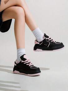 Zapatos de Mujer Coquette. Zapatillas Casuales, Cómodas. Diseño de Plataforma, Punta Redonda, Cordones Delanteros. Cute, Aesthetic. - Negro - Ver 4