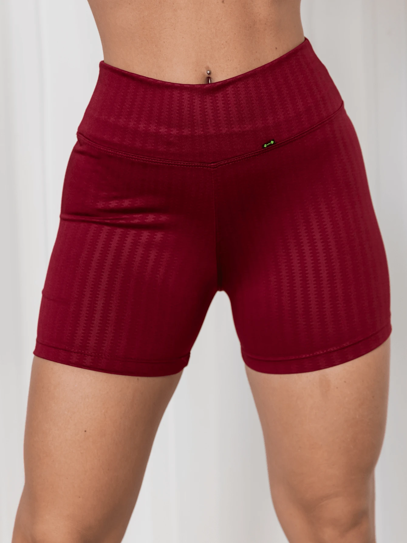 Women Sports Shorts - 酒紅色 - 查看 1