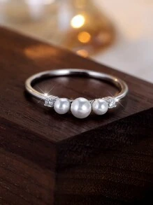 1入組優雅銀戒指，鑲有三顆珍珠和小立體立方氧化鋯石，適合女性，適用於訂婚、婚禮或週年慶禮物，以及婚禮珠寶新娘珠寶 - 銀色 - 查看 2