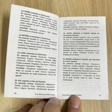 西班牙語和英語金色卡牌放在盒子裏,12x7cm大小的占卜牌組,附有2種語言（西班牙語和英語）的指南手冊和78張塔羅牌,適合初學者 - 金色 - 查看 8