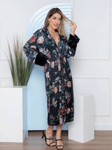 Quimono Impressão Floral EN VELUDO - Preto - Visão 2
